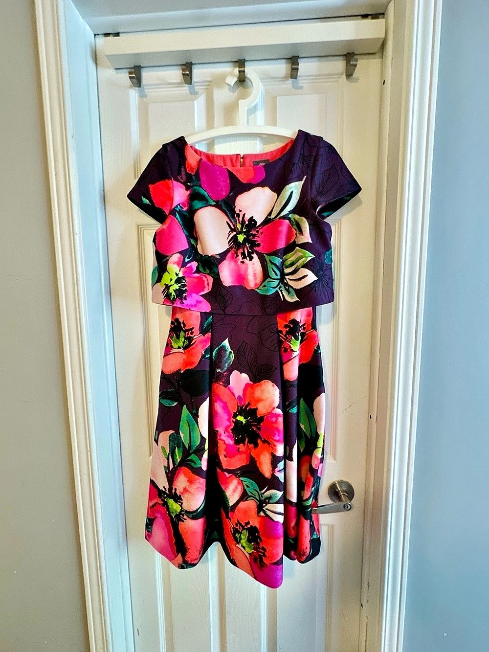 Vince Camuto Floral Tiered Overlay Dress with pockets Purple & Pink Size 6